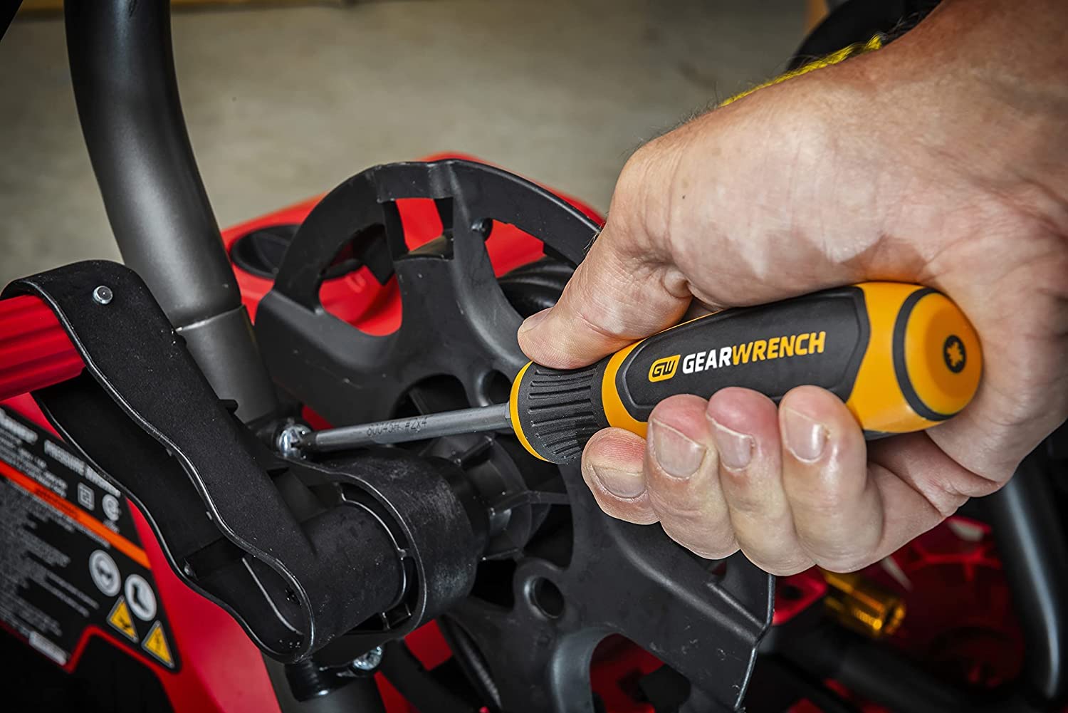 gearwrench-80043h-0-x-2-1-2-pozidriv-dual-material-screwdriver-tri-lobe-handle-b image 6