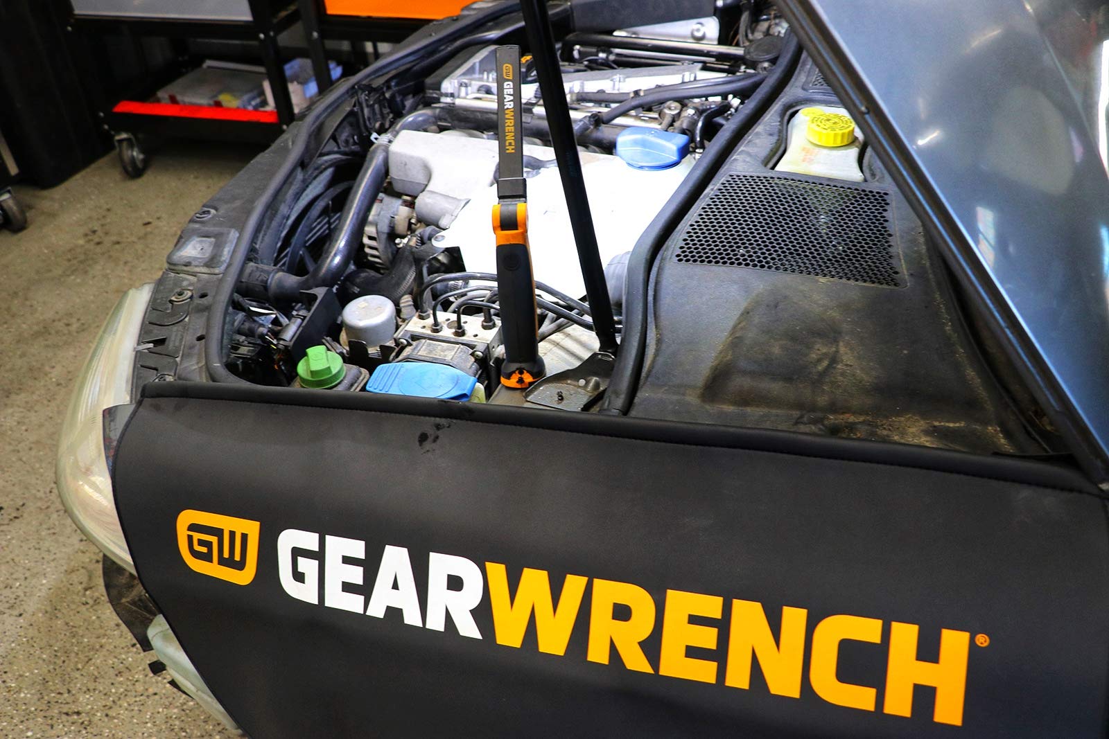 gearwrench-86991-magnetic-fender-cover-slip-resistant-vinyl image 2