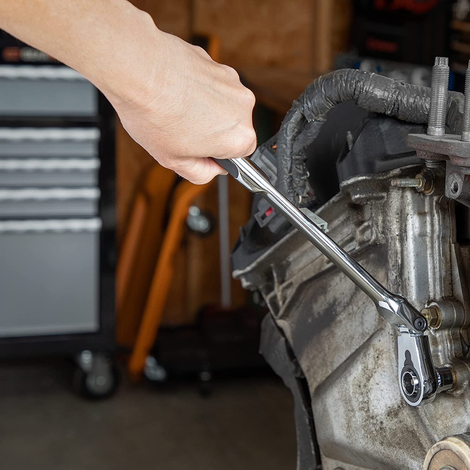 gearwrench-893823-23-piece-3-8-drive-pass-thru-6-point-sae-metric-mechanics-tool image 4