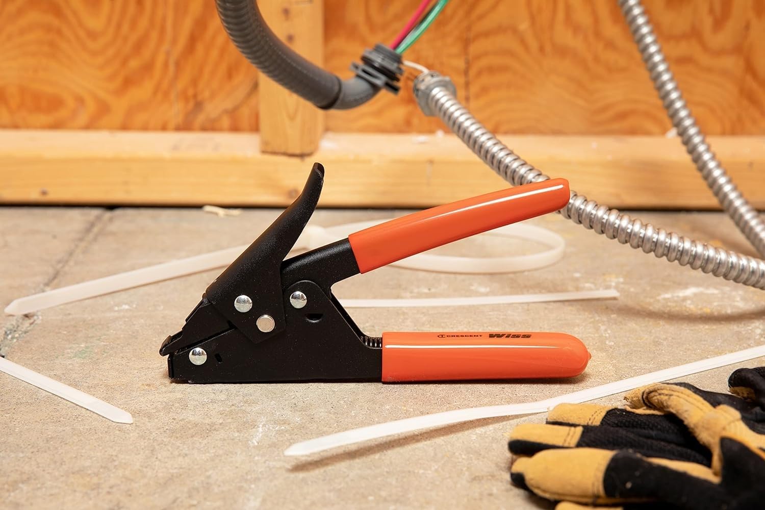 crescent-wt1-7-1-2-cable-tie-tensioning-tool-with-cut-off-mechanism image 4