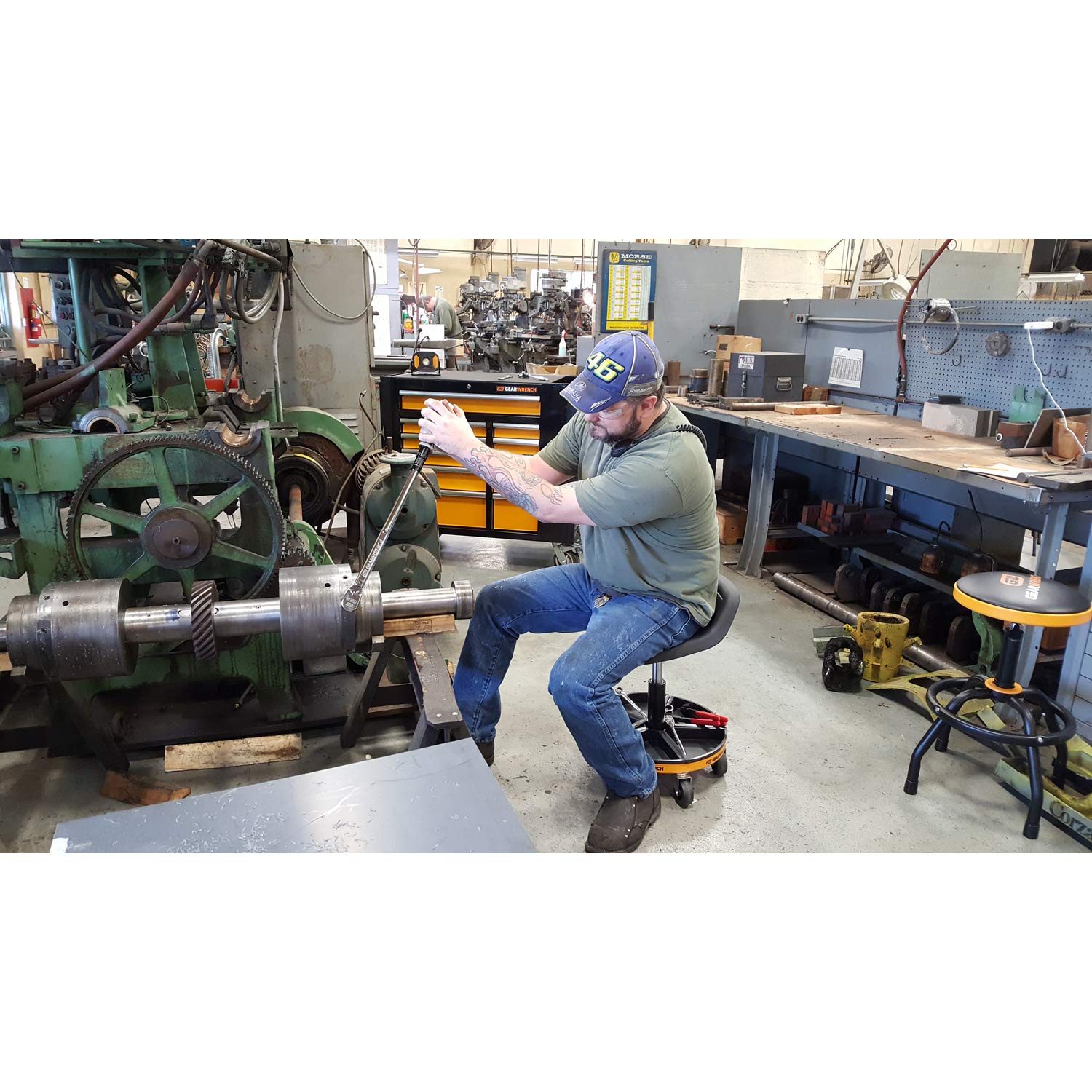 gearwrench-86994-adjustable-height-swivel-mechanics-seat-18-to-22-300-lb-capacit image 2
