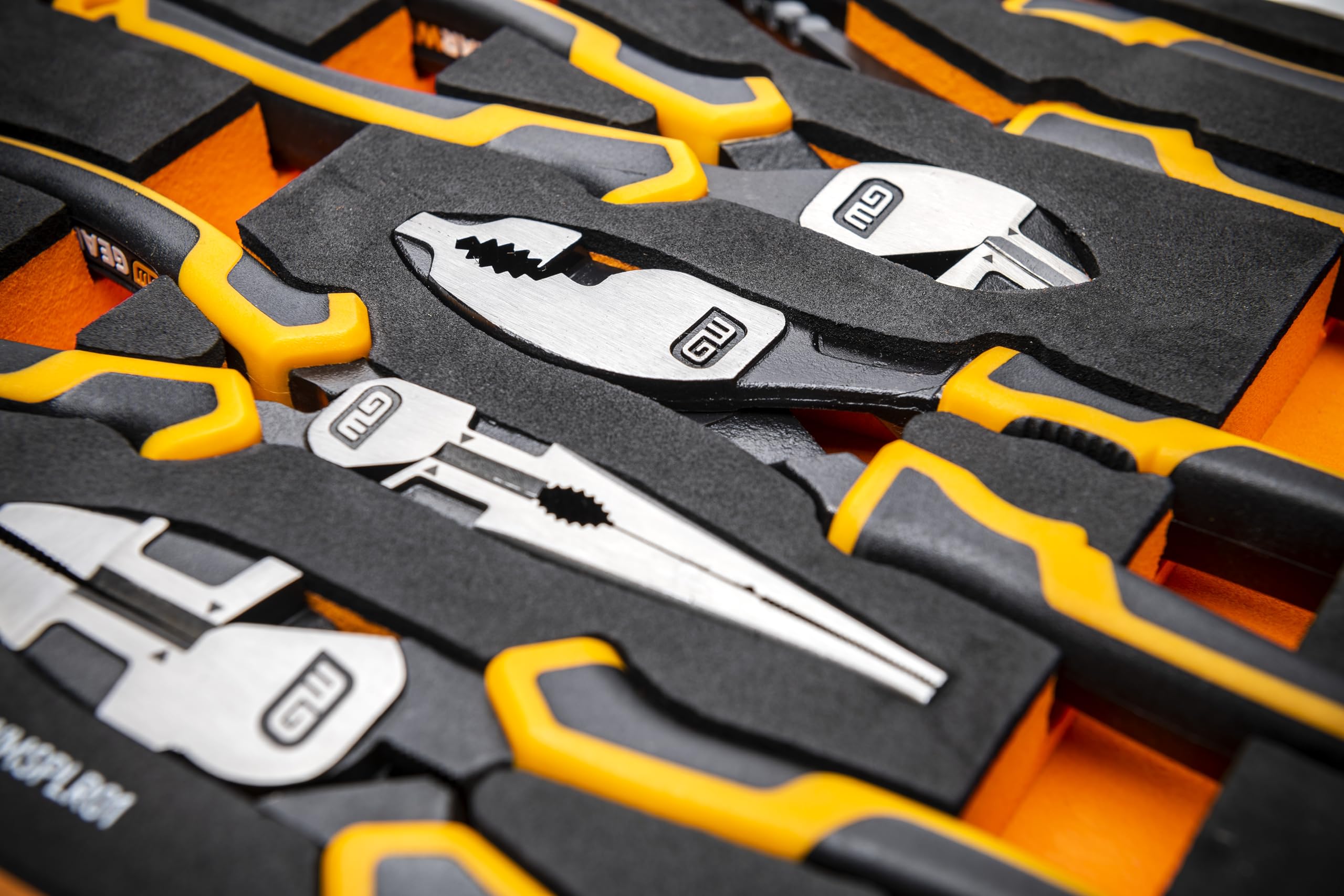 gearwrench-pitbull-5-piece-cushion-grip-pliers-set-with-foam-storage-tray-gwmspl image 5