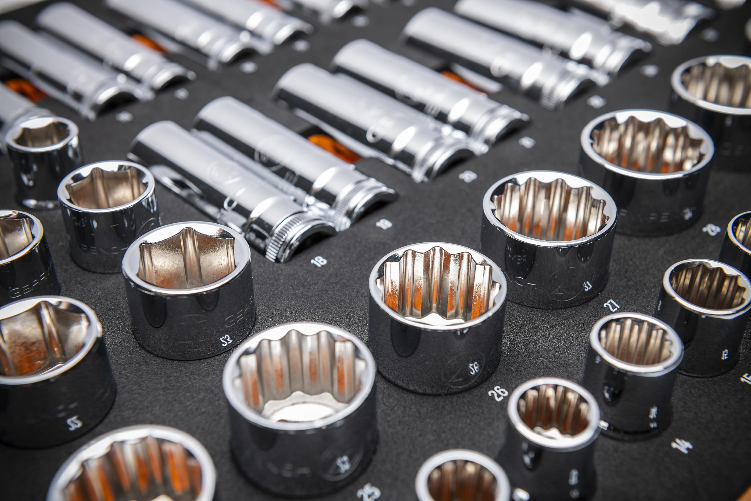gearwrench-gwmsskt12mm-67-piece-1-2-drive-master-metric-chrome-socket-set-in-foa image 5