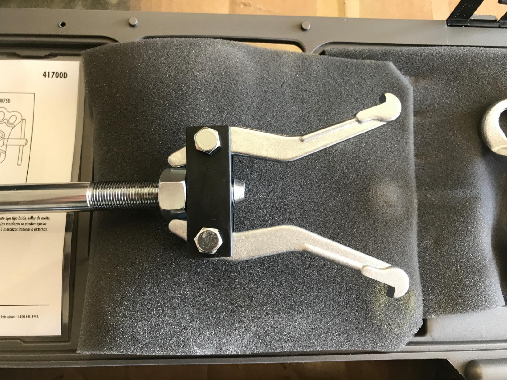 Thread on one adapter cross-threaded
