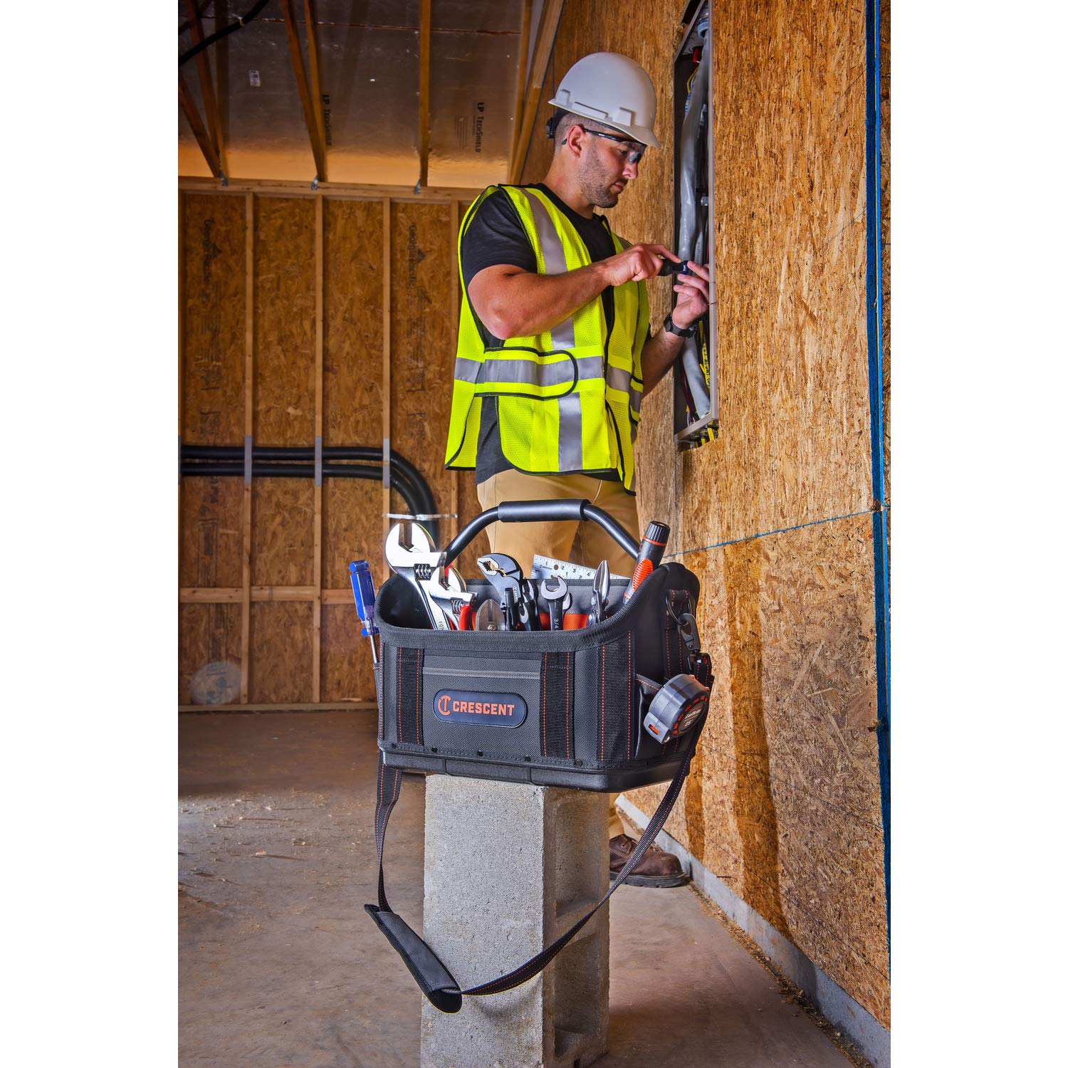 crescent-ctb1710-17-tradesman-open-top-tool-bag-with-hard-polypropylene-base-17- image 7