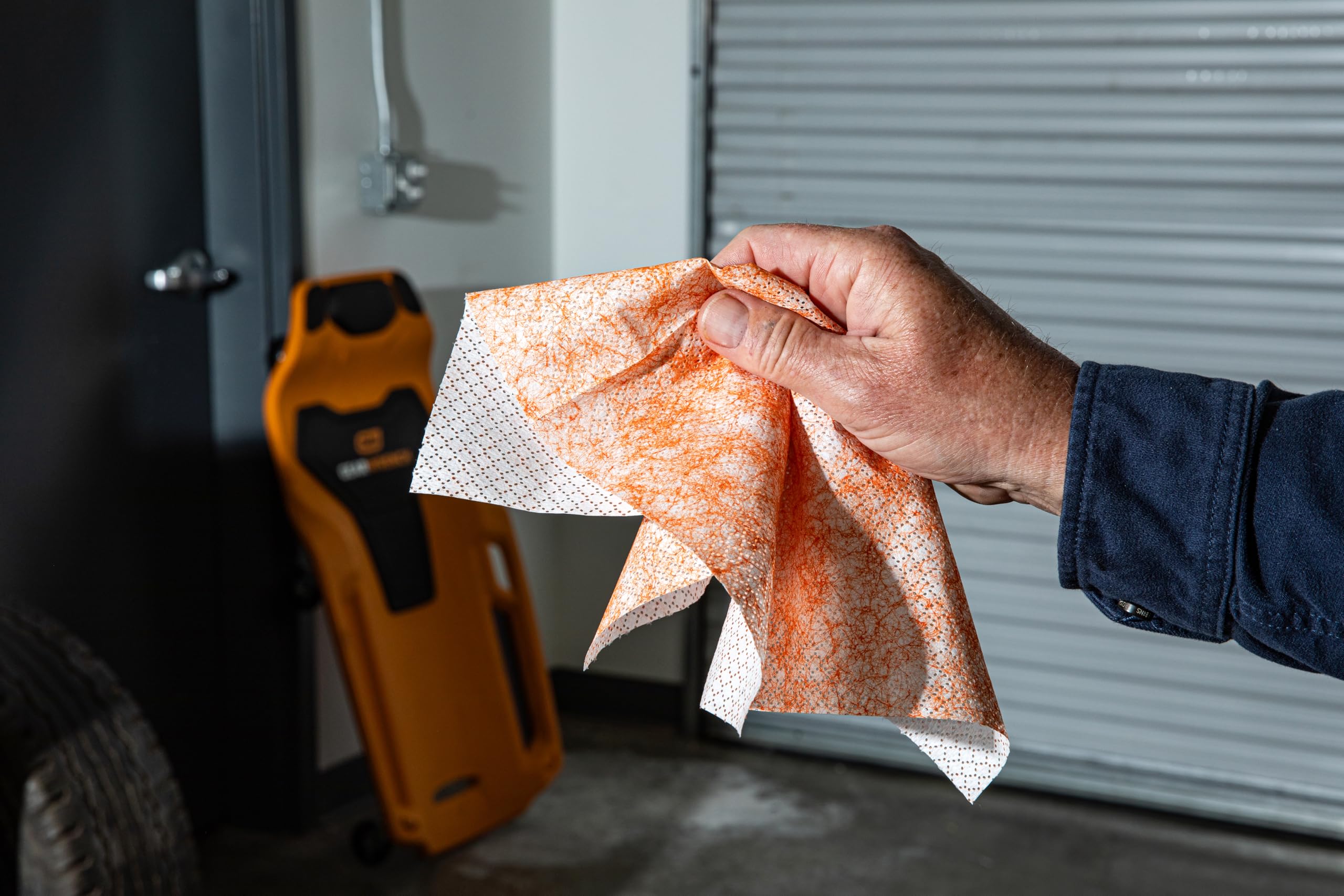 gearwrench-gwwipe72-72-count-heavy-duty-dual-textured-scrubbing-wipes-for-hands- image 5
