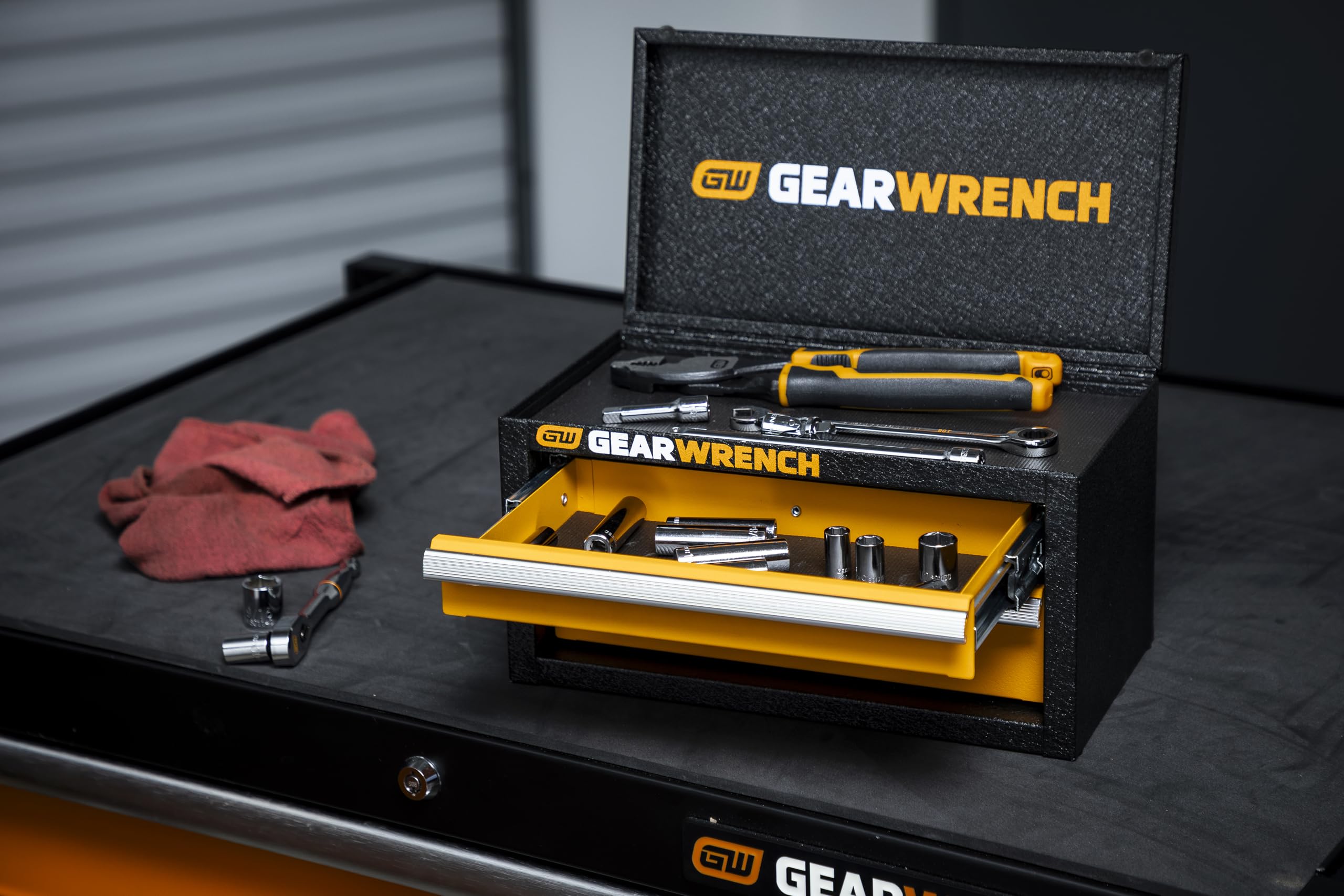 gearwrench-gwbxminis-11-2-drawer-mini-toolbox-with-hang-hook-design image 7
