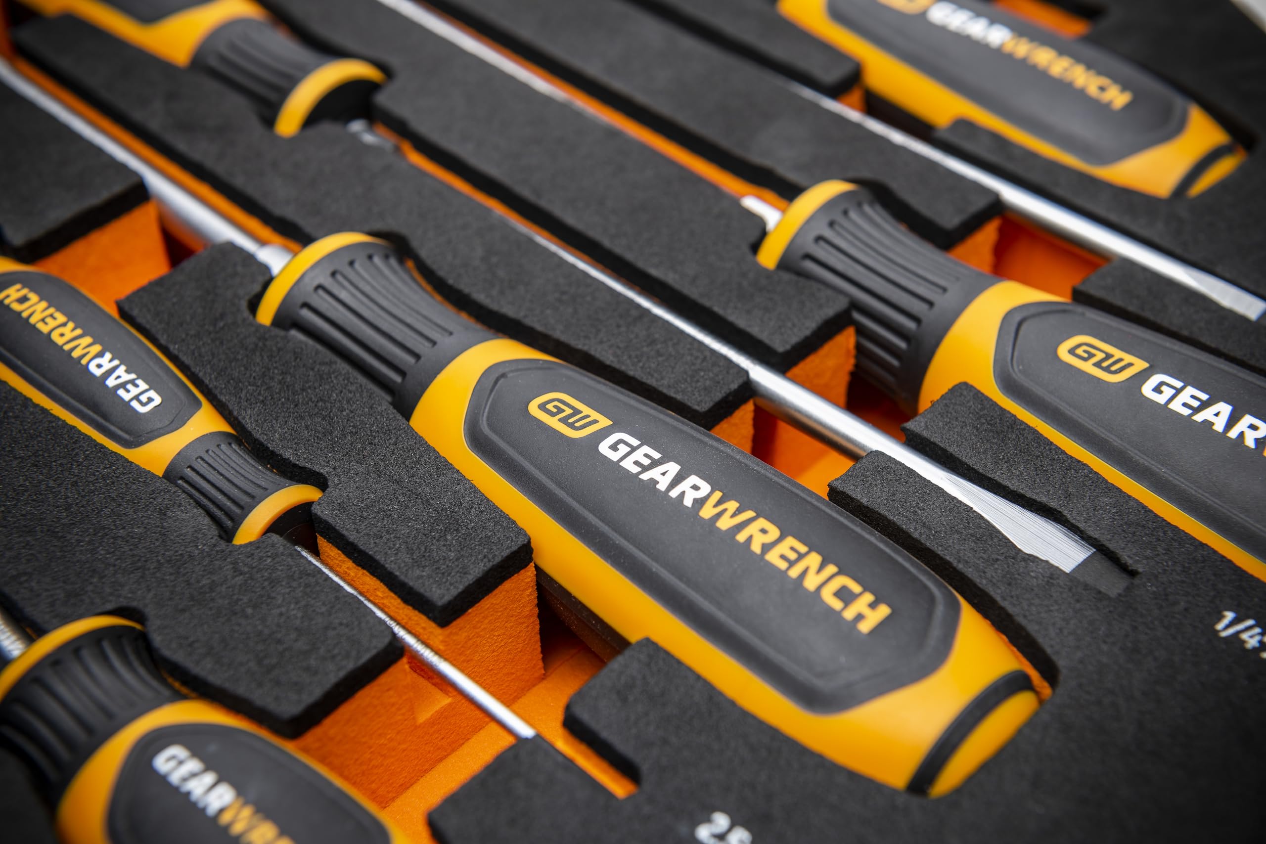 gearwrench-9-piece-slotted-dual-material-screwdriver-set-in-foam-storage-tray-gw image 5