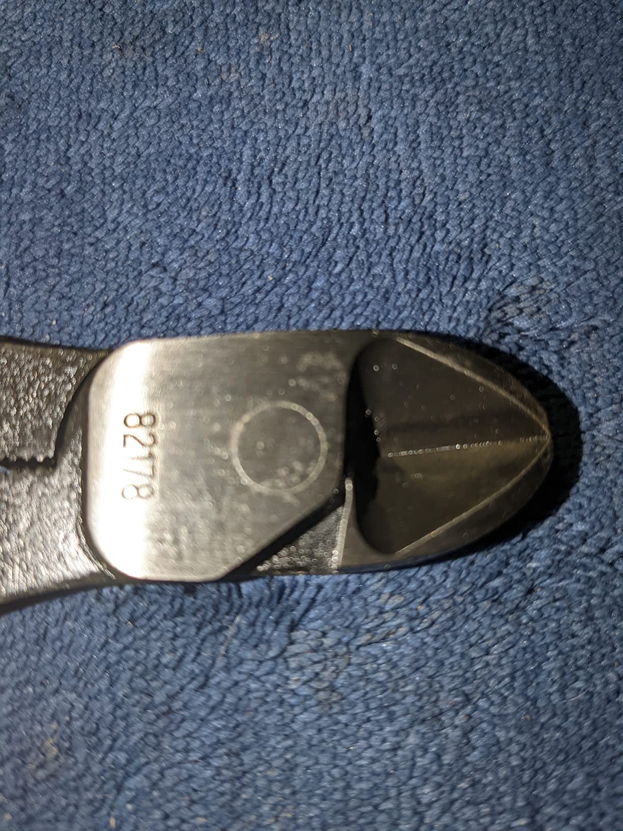 Solid cutting pliers