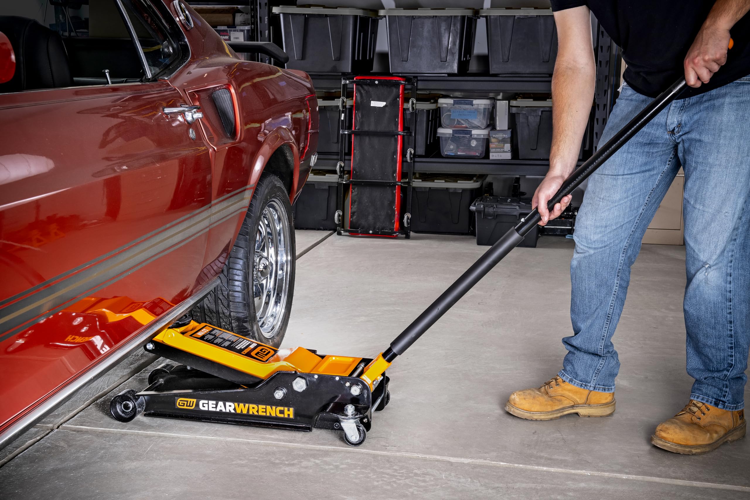 gearwrench-gwlpfj3t-3-5-ton-low-profile-floor-jack-with-dual-piston-fast-lift image 5